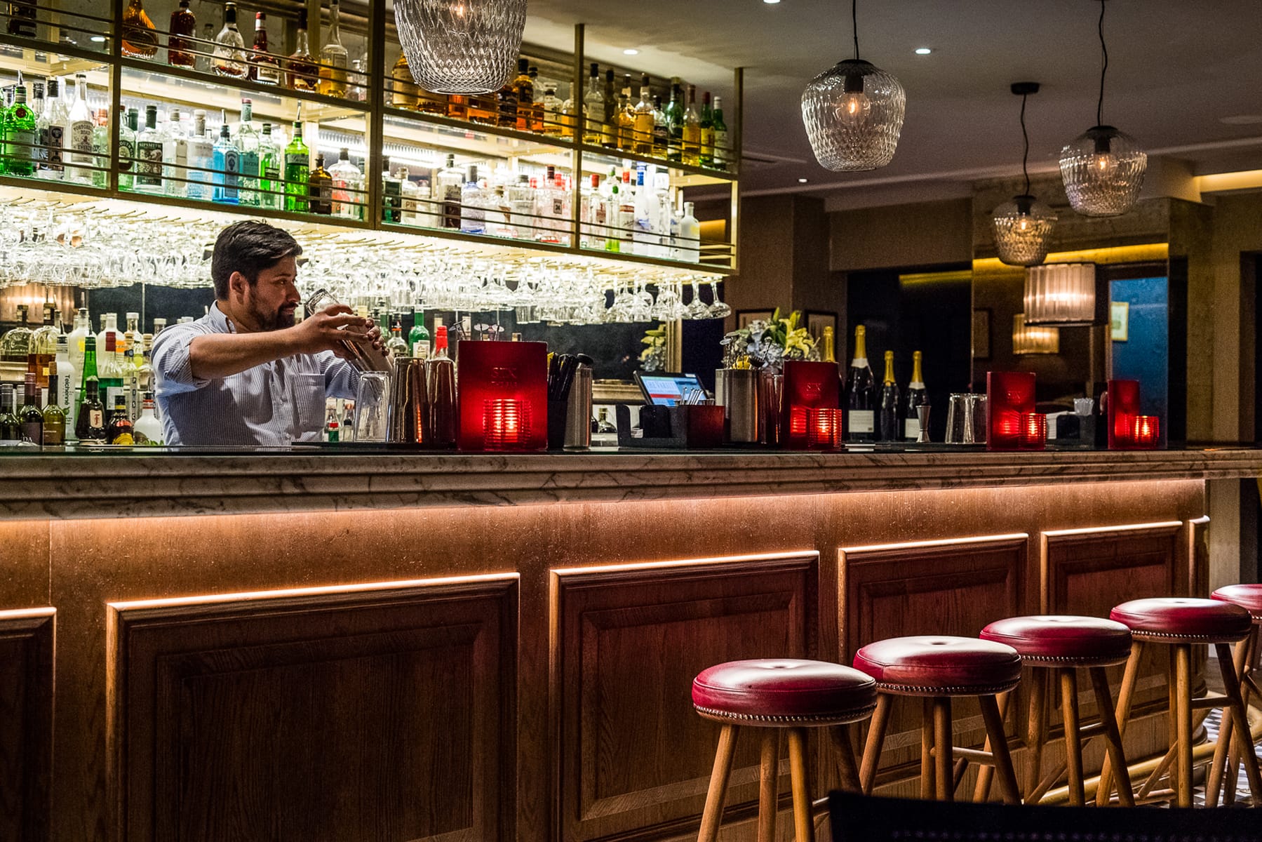 Six Cambridge Restaurant The Cocktail Bar Cocktails, Gin and Wine